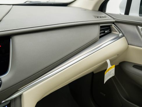 New 2025 Cadillac XT5 Premium Luxury image 30