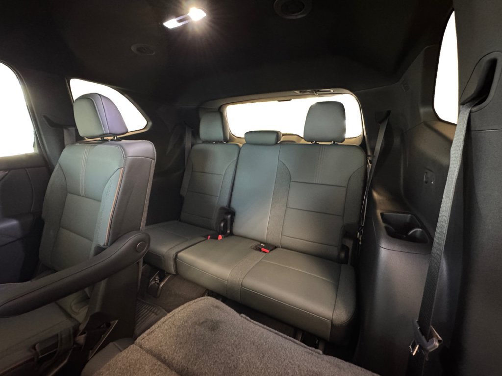 New 2027 GMC Acadia AT4 w/ AT4 Reserve Package AWD/4WD image 16