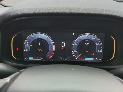 Used 2023 Jeep Wagoneer L Series III w/ Premium Group I image 18