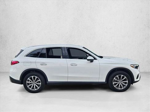 Used 2023 Mercedes-Benz GLC 300 4MATIC image 4