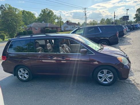 Used 2010 Honda Odyssey Touring image 2