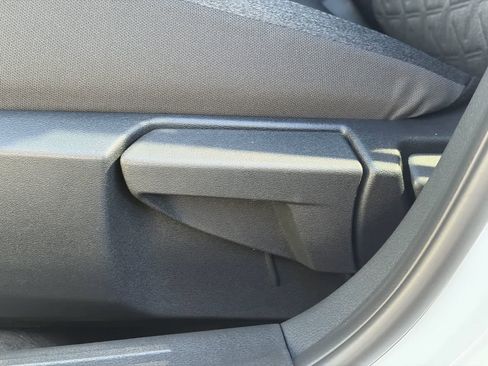 New 2026 Nissan Kicks SV image 13