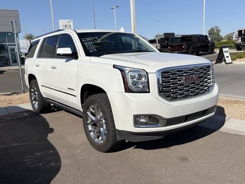 Used 2020 GMC Yukon Denali w/ Denali Premium Package AWD/4WD image 3
