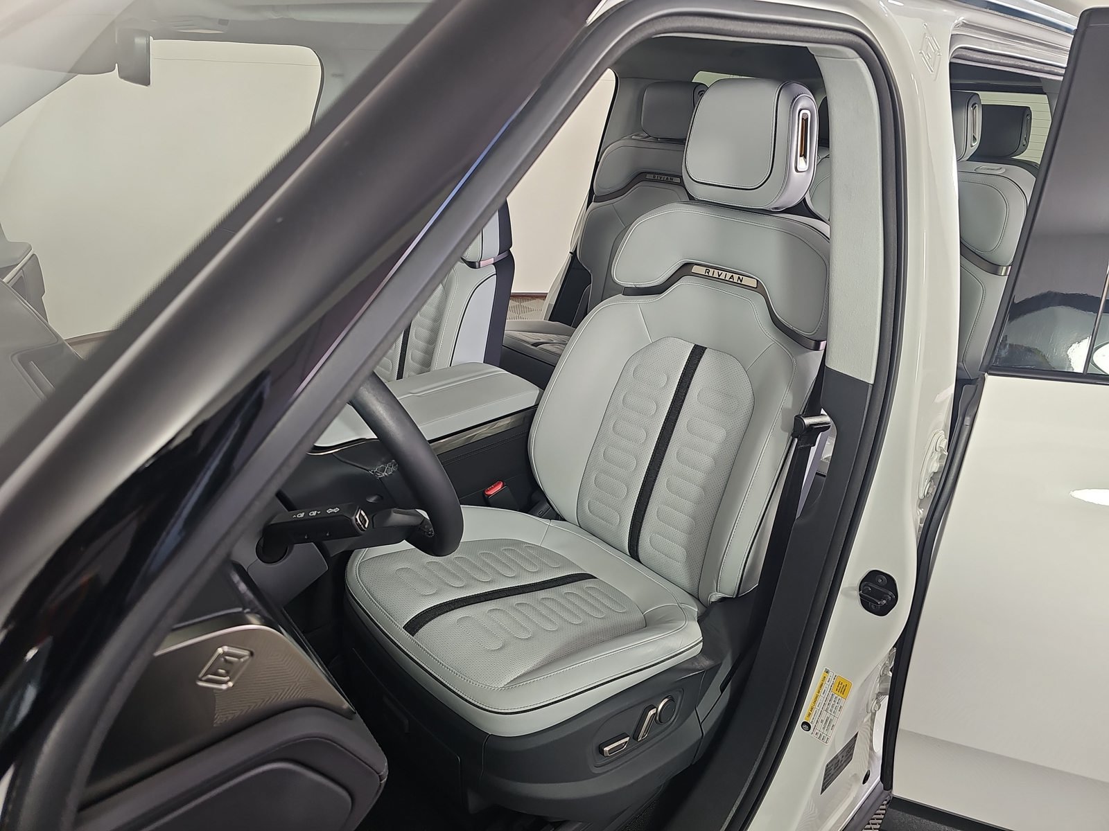 Used 2023 Rivian R1S Adventure Quad AWD/4WD image 20