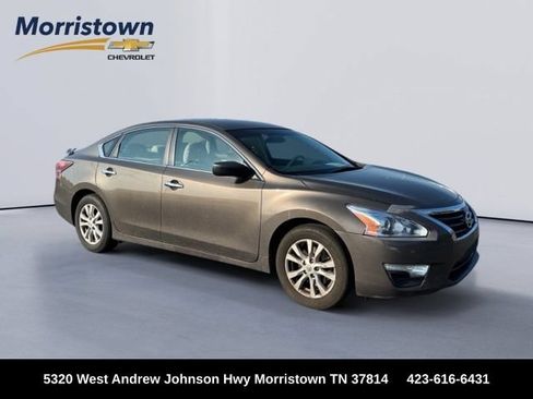 Used 2014 Nissan Altima 2.5 S w/ Sport Value Package FWD image 1