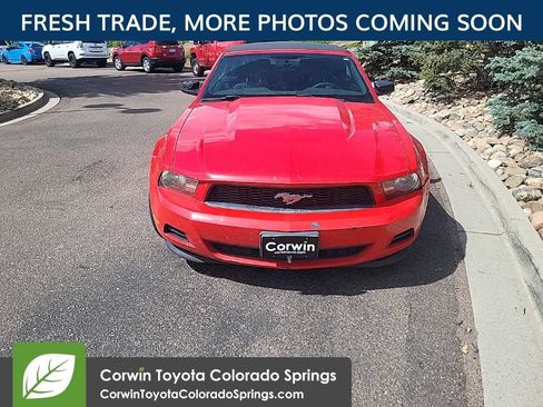 Used 2012 Ford Mustang Convertible RWD image 2