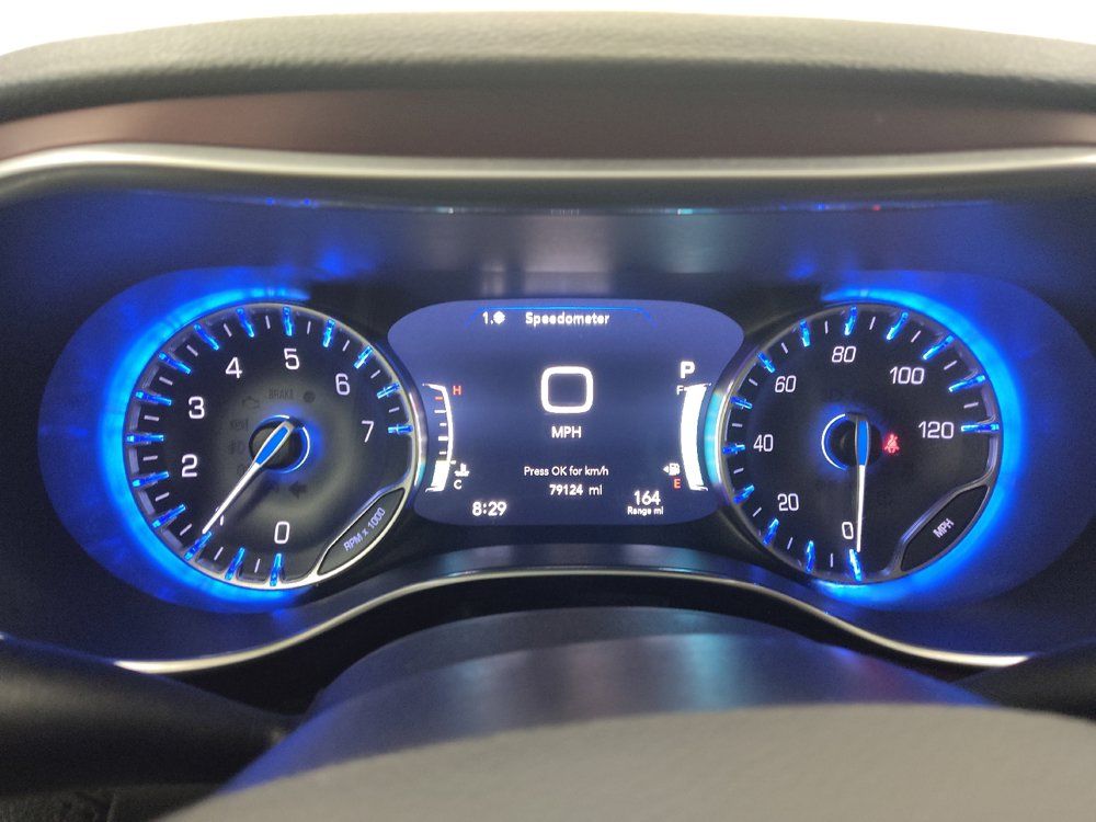Used 2019 Chrysler Pacifica Limited w/ Advanced Safetytec Group FWD image 23