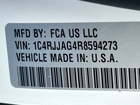 Used 2024 Jeep Grand Cherokee L Laredo RWD image 34