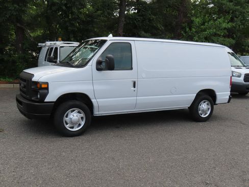 Used 2014 Ford E-150 and Econoline 150 RWD image 2