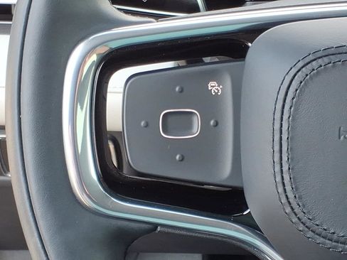 Used 2025 Lincoln Nautilus Premier image 26