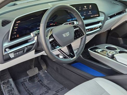 Used 2024 Cadillac Lyriq Luxury RWD image 10