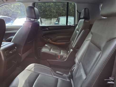 Used 2017 Chevrolet Suburban Premier RWD image 19