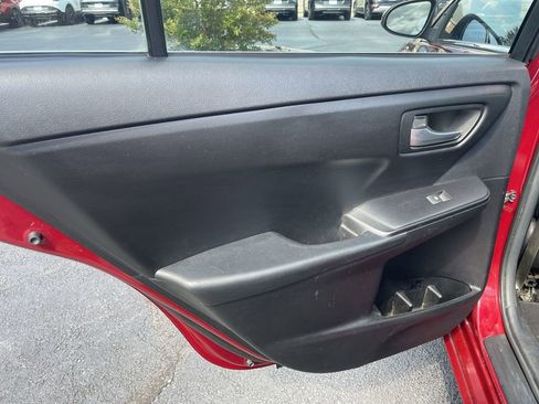 Used 2015 Toyota Camry SE FWD image 21