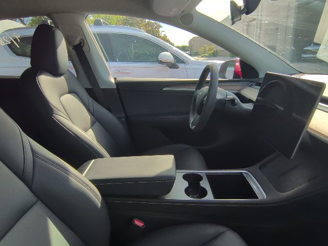 Used 2024 Tesla Model Y Long Range AWD/4WD image 5