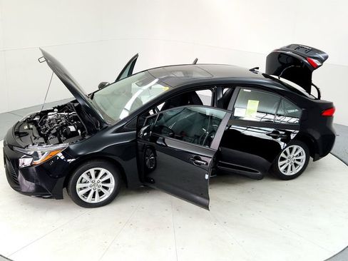 Used 2024 Toyota Corolla LE w/ LE Premium Package FWD image 18