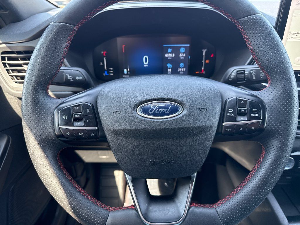 Used 2023 Ford Escape ST-Line w/ Tech Pack #1 AWD/4WD image 10