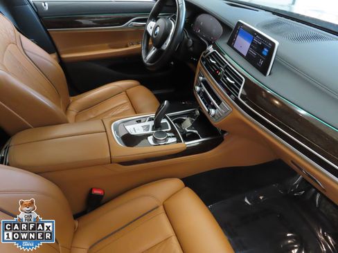 Used 2022 BMW 750i xDrive w/ M Sport Package image 28