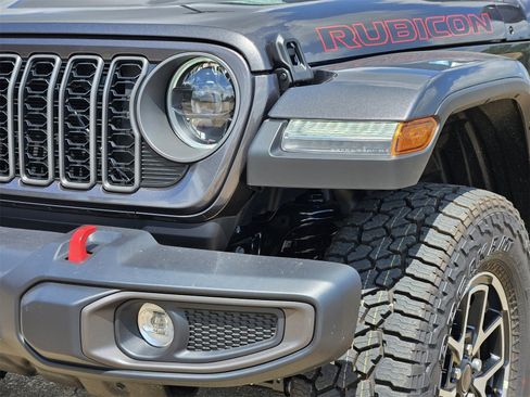 New 2025 Jeep Gladiator Rubicon w/ Convenience Group image 8