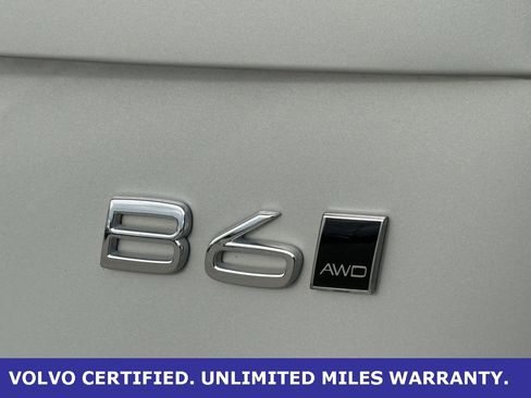 Certified 2025 Volvo XC90 B6 Plus image 9