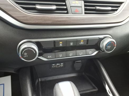 Used 2024 Nissan Altima 2.5 SV image 7