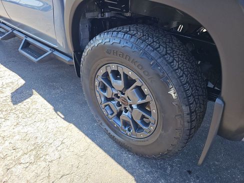 Used 2024 Nissan Frontier PRO-4X w/ Pro Premium Package image 15