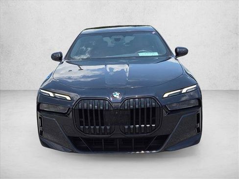 Used 2023 BMW 740i RWD image 2