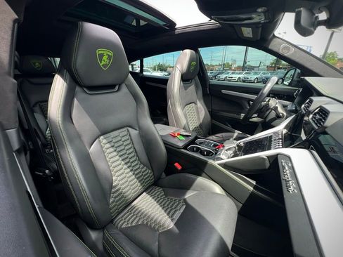 Used 2022 Lamborghini Urus image 50