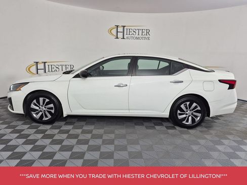 Used 2024 Nissan Altima 2.5 S FWD image 7