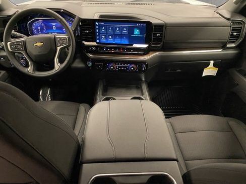 New 2025 Chevrolet Silverado 2500 LT w/ Z71 Chrome Sport Edition image 9