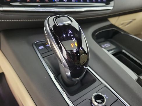 Used 2024 Cadillac Escalade Premium Luxury RWD image 29