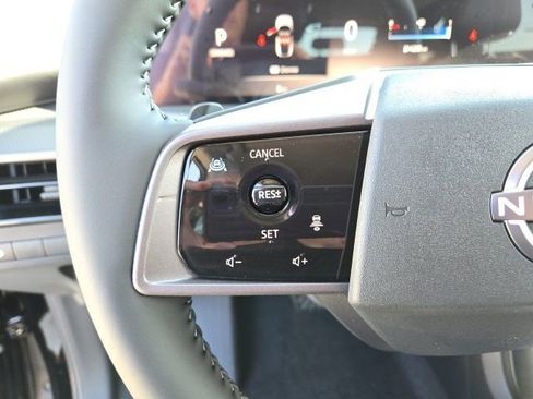 Certified 2025 Nissan Murano SV image 14