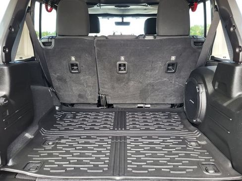 Used 2018 Jeep Wrangler Unlimited Rubicon AWD/4WD image 29