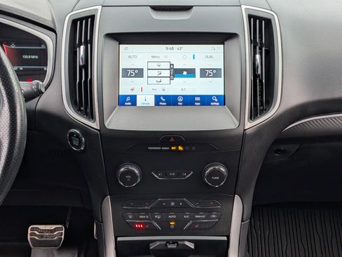 Used 2020 Ford Edge ST-Line w/ Cold Weather Package image 29