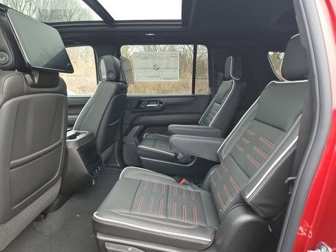 New 2026 GMC Yukon XL AT4 Ultimate w/ LPO, Floor Liner Package AWD/4WD image 18