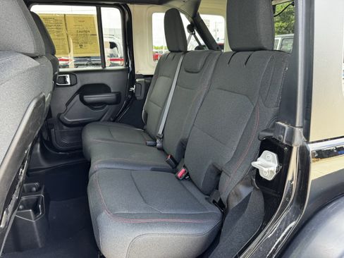Used 2024 Jeep Wrangler Unlimited Rubicon AWD/4WD image 28