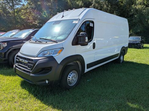 Used 2026 RAM ProMaster 2500 w/ Convenience Group FWD image 3