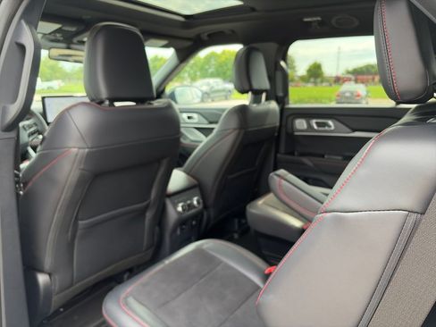 Used 2025 Ford Explorer ST w/ Sun And Sound Package AWD/4WD image 32