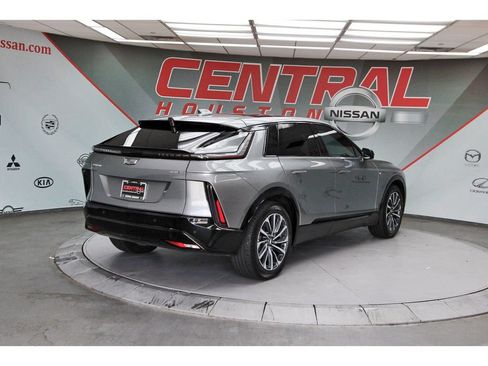 Used 2024 Cadillac Lyriq Sport w/ LPO, Floor Liner Package RWD image 4