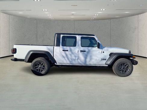 New 2026 Jeep Gladiator Sport image 3