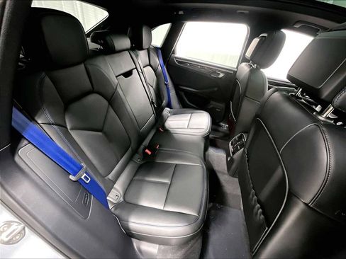 New 2026 Porsche Macan image 30