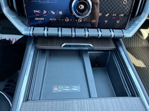 New 2026 GMC Acadia Denali w/ Super Cruise Package FWD image 18