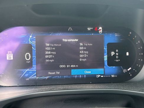 Used 2023 Volvo XC40 B4 Ultimate FWD image 17