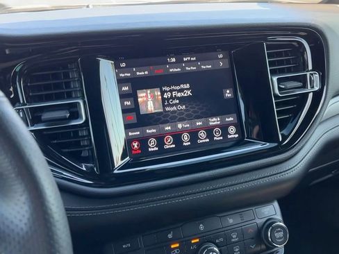 Used 2023 Dodge Durango SXT image 23