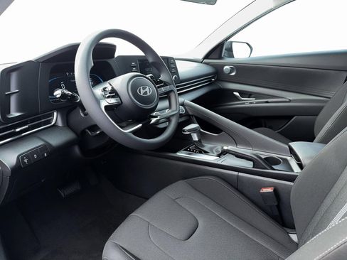 New 2026 Hyundai Elantra SE FWD image 14