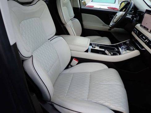 Used 2023 Lincoln Aviator Black Label w/ Dynamic Handling Package image 20