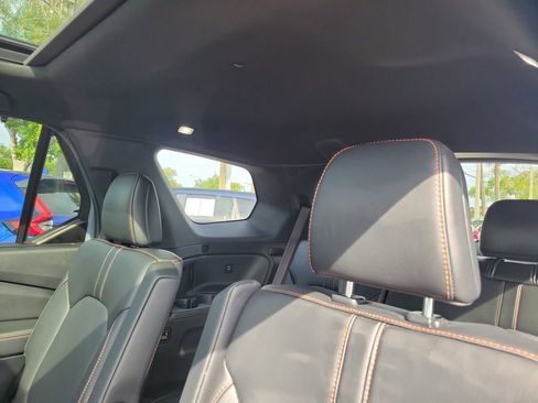 Used 2025 Honda Pilot TrailSport image 17