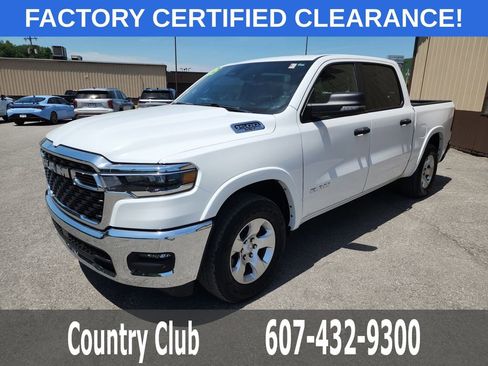 Used 2025 RAM 1500 Big Horn AWD/4WD image 4