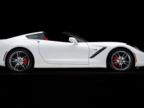 Used 2018 Chevrolet Corvette Stingray Coupe w/ 2LT Preferred Equipment Group image 14