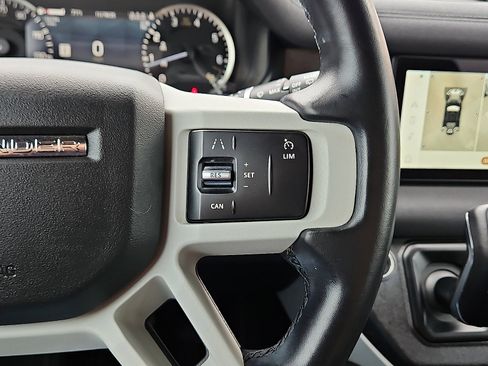 Used 2023 Land Rover Defender 110 image 18