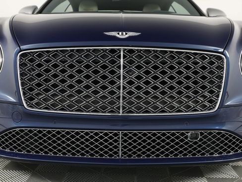 Used 2024 Bentley Continental GT Mulliner AWD/4WD image 11